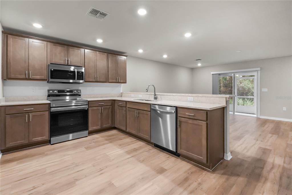 В аренду: $2,400 (3 спален, 2 ванн, 1726 Квадратных фут)