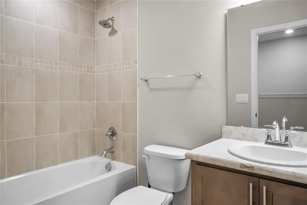 В аренду: $2,400 (3 спален, 2 ванн, 1726 Квадратных фут)
