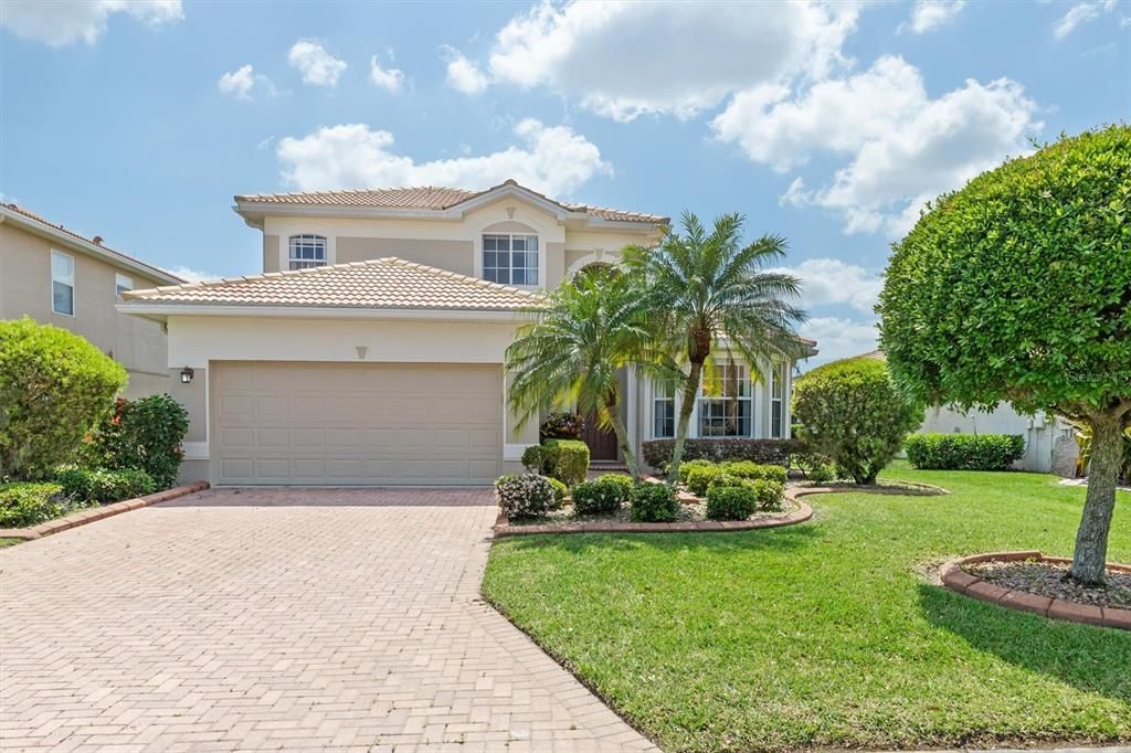For Sale: $550,000 (3 beds, 2 baths, 2105 Square Feet)