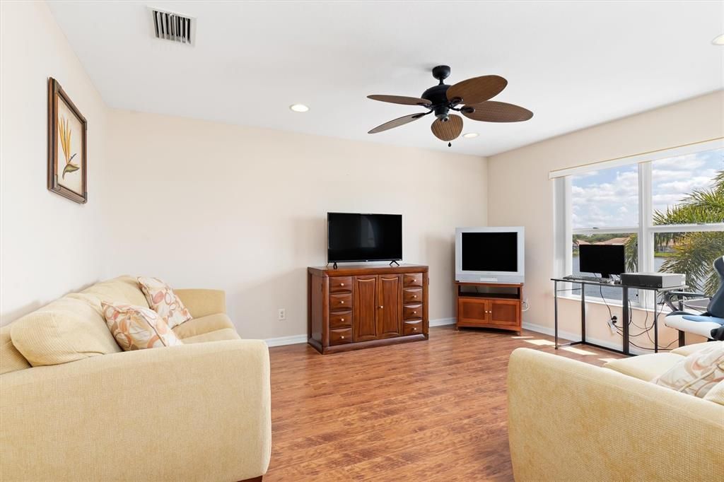 For Sale: $550,000 (3 beds, 2 baths, 2105 Square Feet)