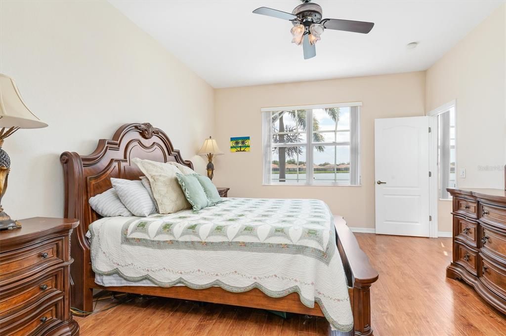 For Sale: $550,000 (3 beds, 2 baths, 2105 Square Feet)