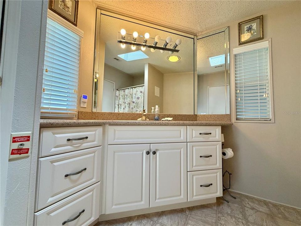 En Venta: $169,000 (2 camas, 2 baños, 1372 Pies cuadrados)