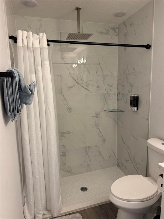 For Rent: $2,400 (3 beds, 3 baths, 1264 Square Feet)