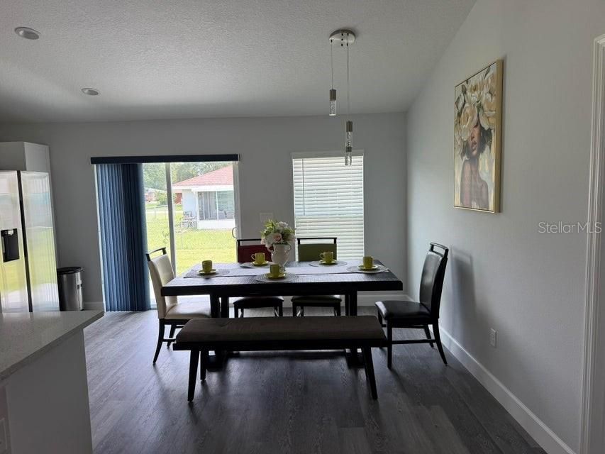 For Rent: $2,400 (3 beds, 3 baths, 1264 Square Feet)