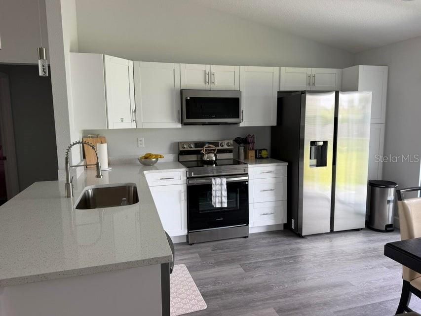 For Rent: $2,400 (3 beds, 3 baths, 1264 Square Feet)