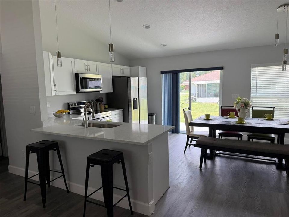 For Rent: $2,400 (3 beds, 3 baths, 1264 Square Feet)