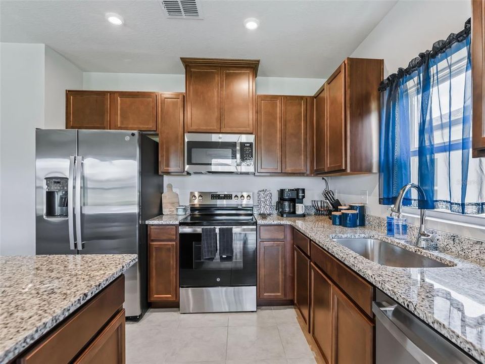 For Sale: $260,000 (3 beds, 2 baths, 1303 Square Feet)