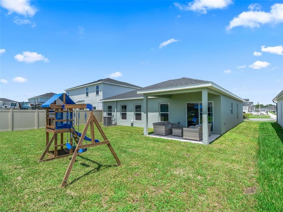 For Sale: $260,000 (3 beds, 2 baths, 1303 Square Feet)