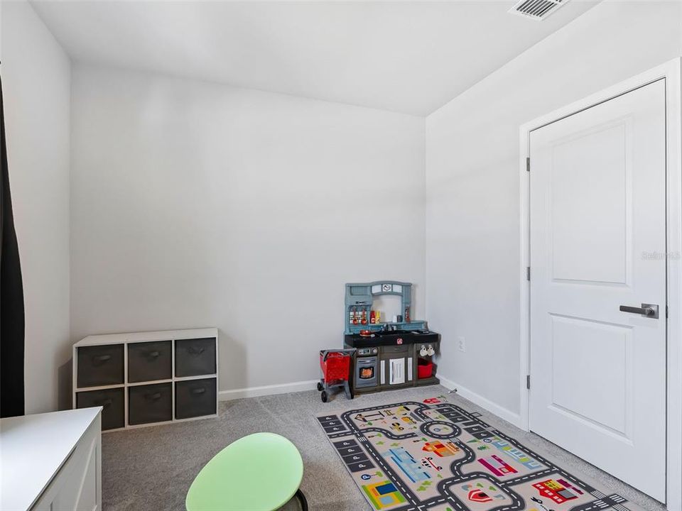 For Sale: $260,000 (3 beds, 2 baths, 1303 Square Feet)