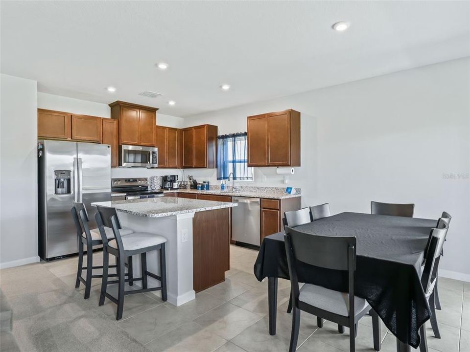For Sale: $260,000 (3 beds, 2 baths, 1303 Square Feet)