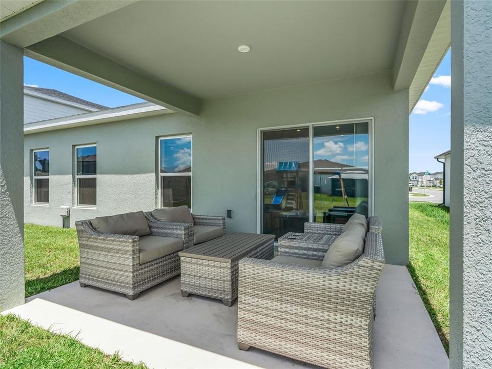 For Sale: $260,000 (3 beds, 2 baths, 1303 Square Feet)