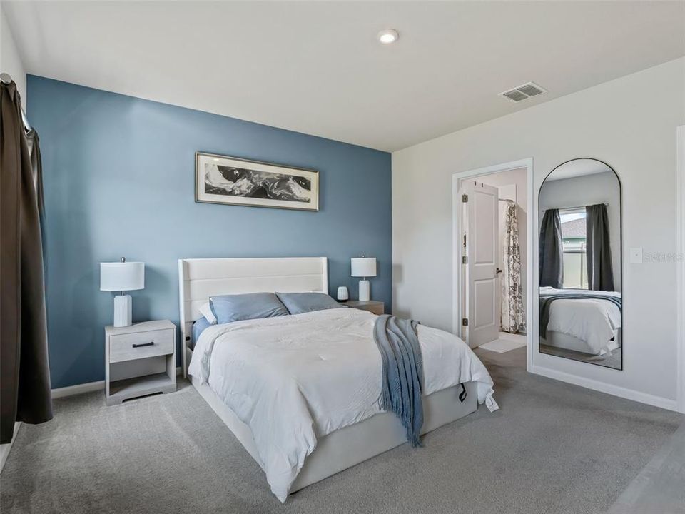 For Sale: $260,000 (3 beds, 2 baths, 1303 Square Feet)