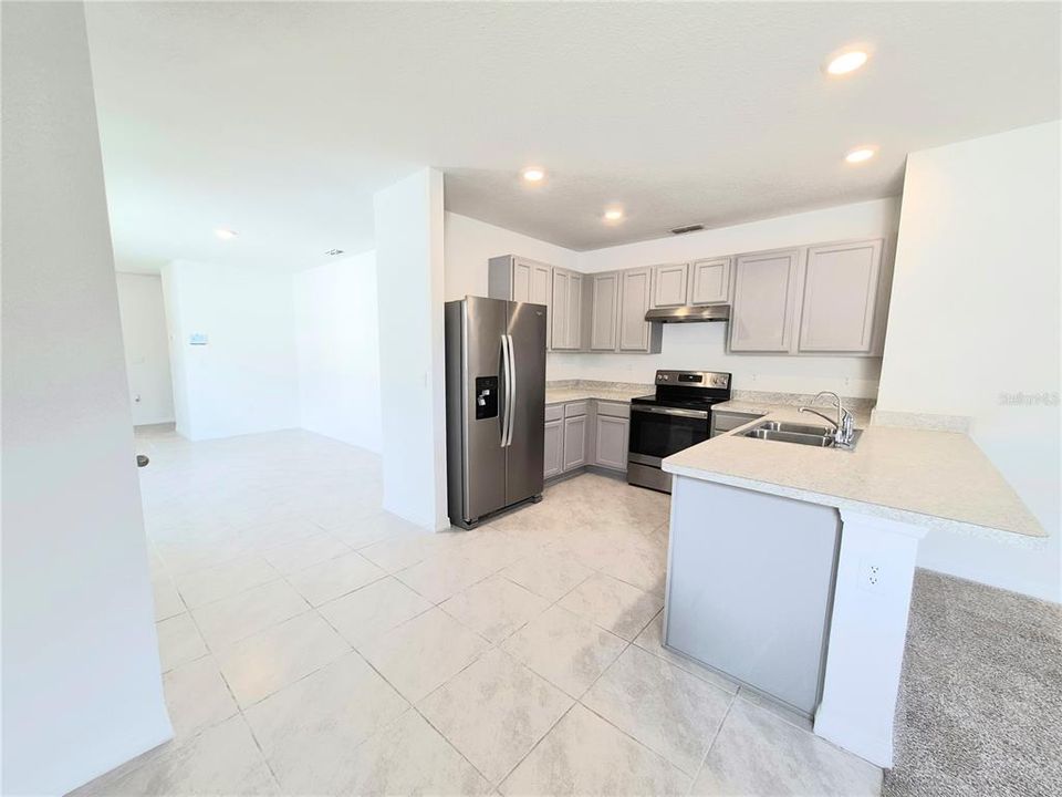 For Rent: $2,100 (3 beds, 2 baths, 1516 Square Feet)