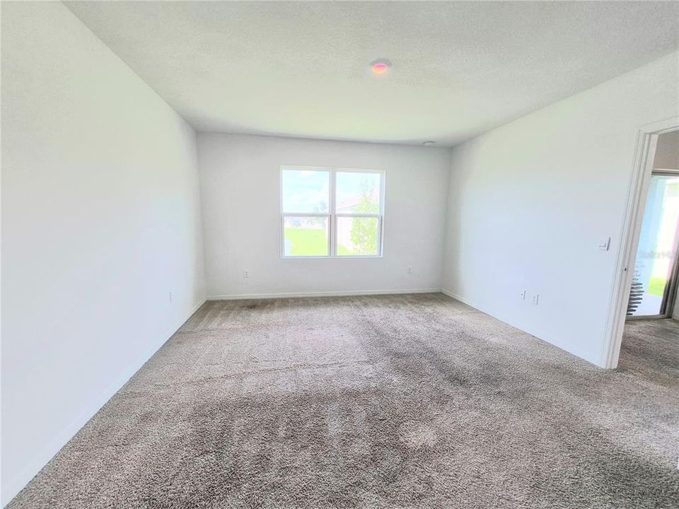 For Rent: $2,100 (3 beds, 2 baths, 1516 Square Feet)