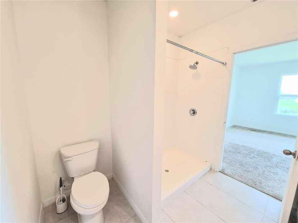 For Rent: $2,100 (3 beds, 2 baths, 1516 Square Feet)