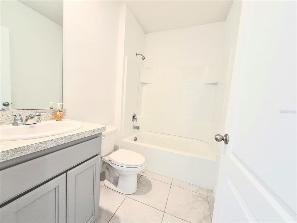 For Rent: $2,100 (3 beds, 2 baths, 1516 Square Feet)