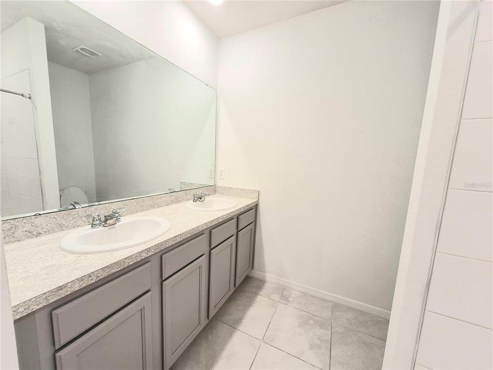 For Rent: $2,100 (3 beds, 2 baths, 1516 Square Feet)