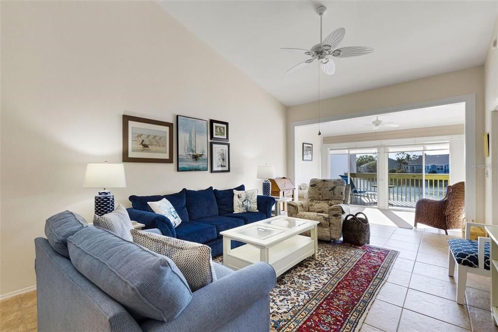 For Rent: $2,500 (2 beds, 2 baths, 1272 Square Feet)