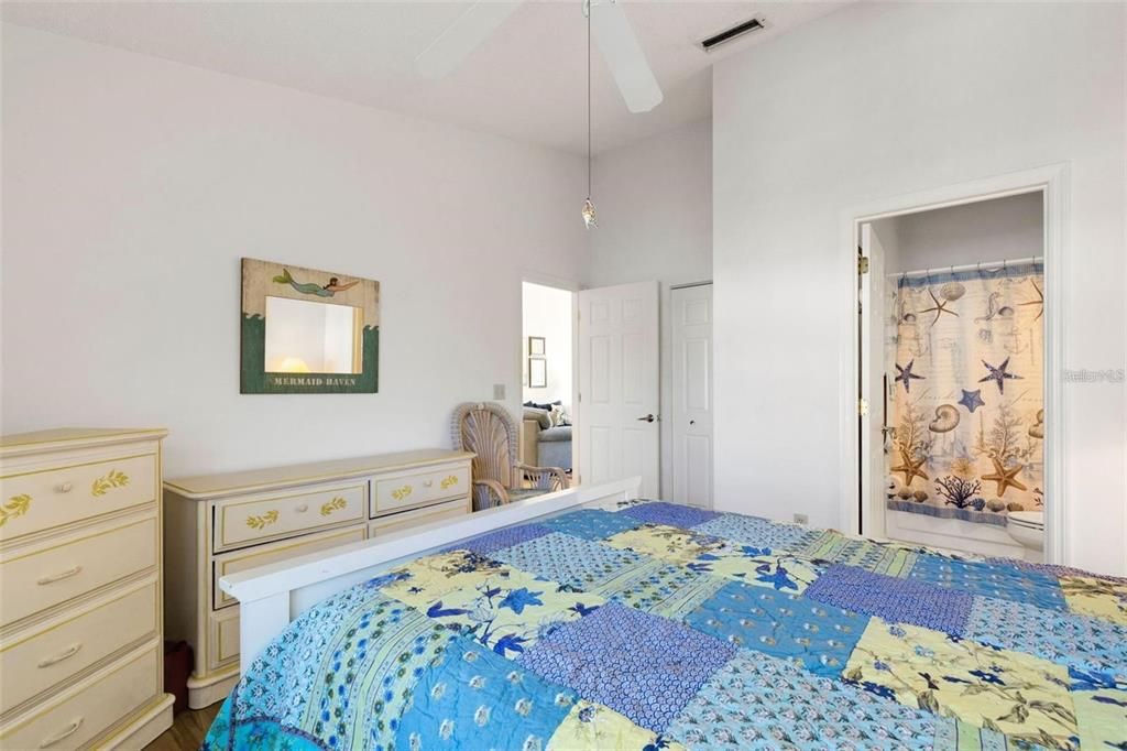 For Rent: $2,500 (2 beds, 2 baths, 1272 Square Feet)