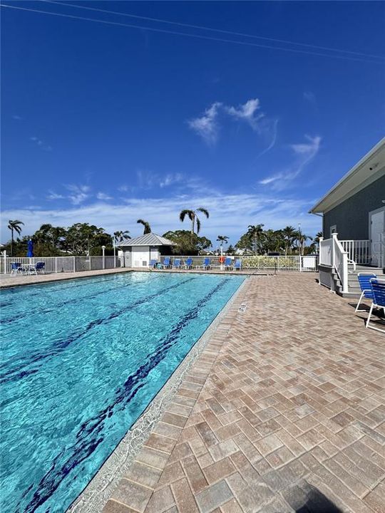 For Rent: $2,500 (2 beds, 2 baths, 1272 Square Feet)
