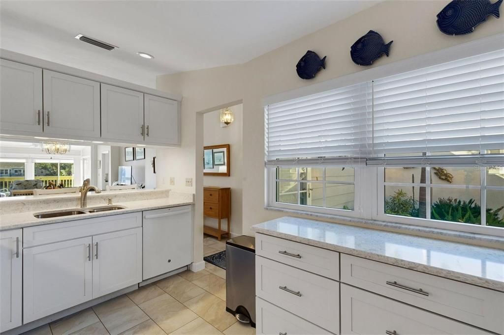 For Rent: $2,500 (2 beds, 2 baths, 1272 Square Feet)