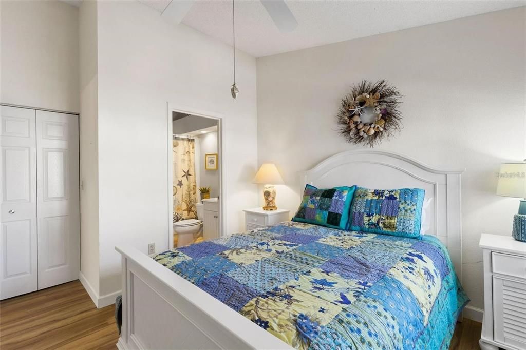 For Rent: $2,500 (2 beds, 2 baths, 1272 Square Feet)