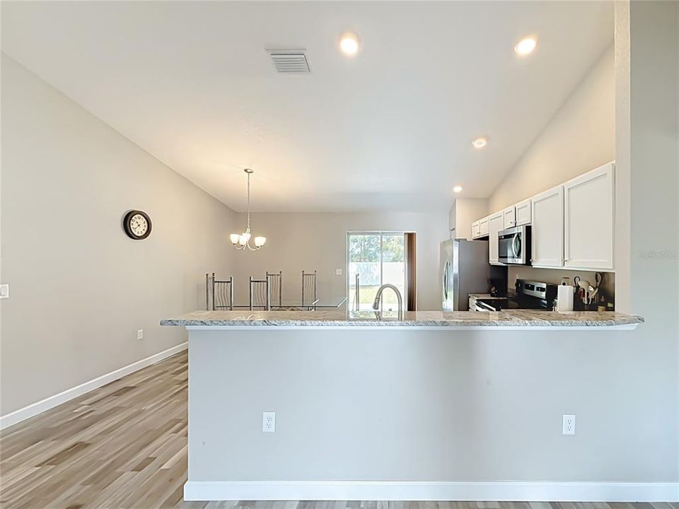 For Sale: $260,000 (3 beds, 2 baths, 1315 Square Feet)