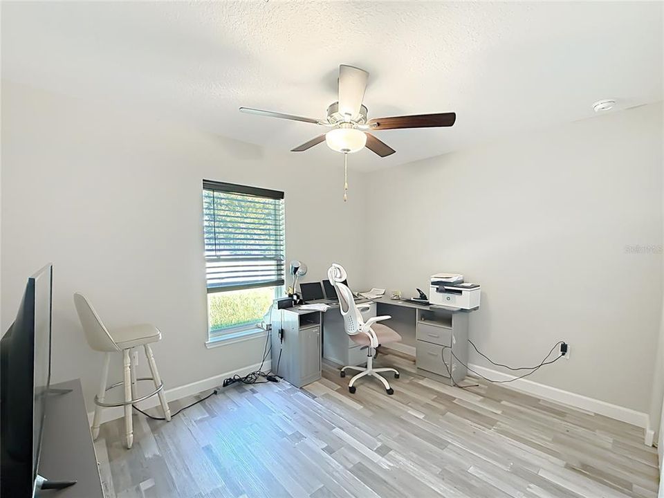 For Sale: $260,000 (3 beds, 2 baths, 1315 Square Feet)