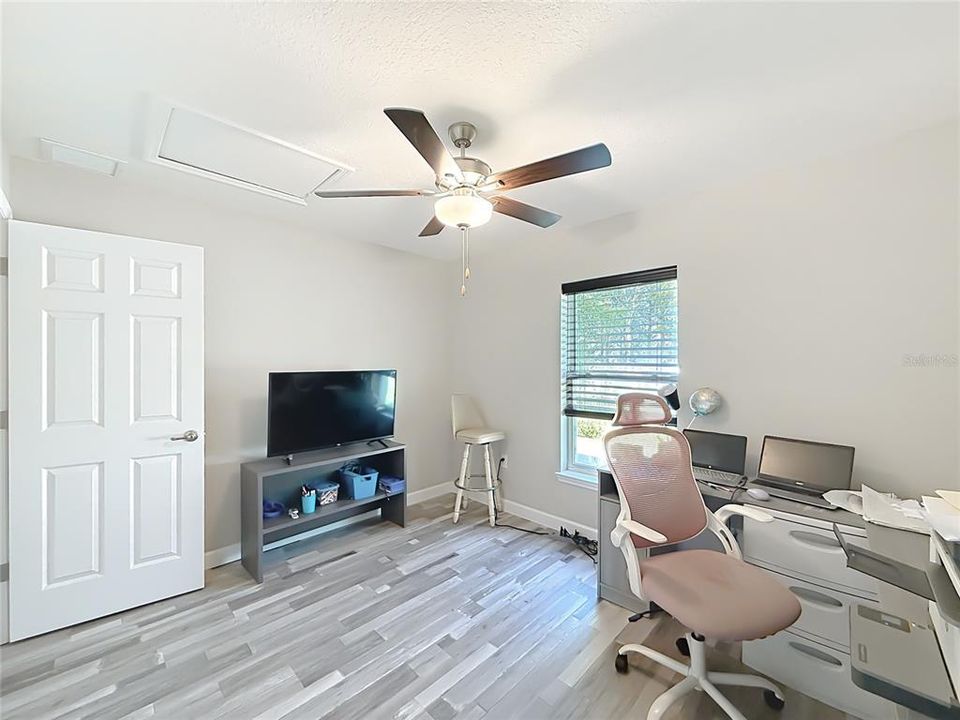 For Sale: $260,000 (3 beds, 2 baths, 1315 Square Feet)
