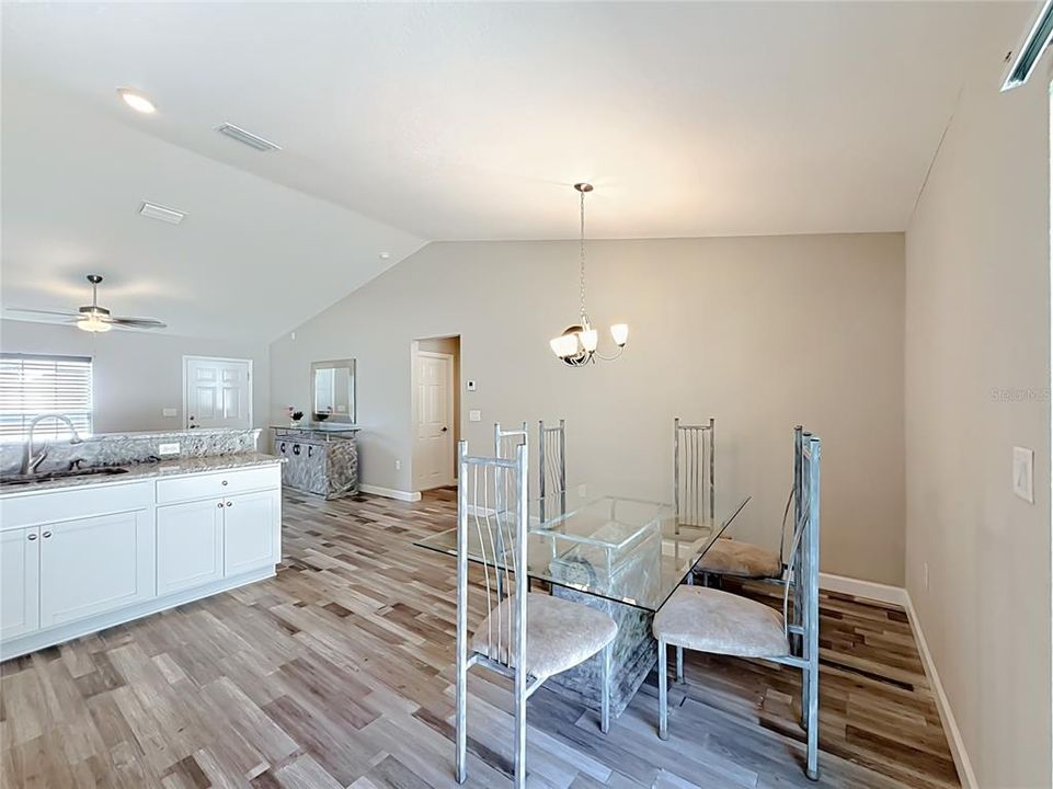 For Sale: $260,000 (3 beds, 2 baths, 1315 Square Feet)