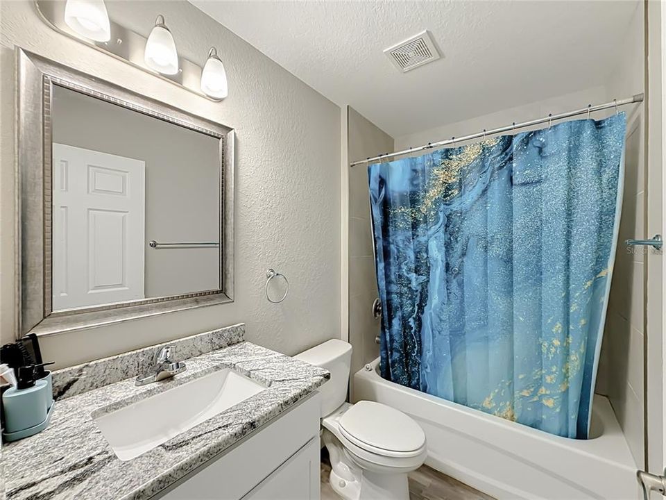For Sale: $260,000 (3 beds, 2 baths, 1315 Square Feet)