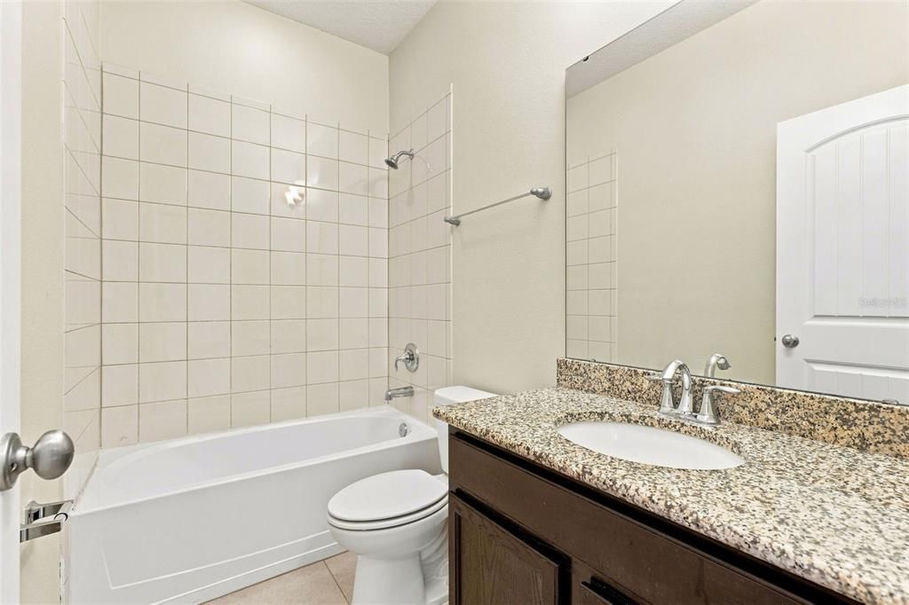 En Venta: $395,000 (4 camas, 3 baños, 2366 Pies cuadrados)