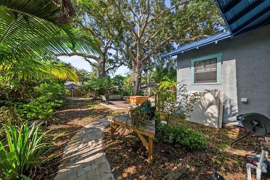 En Venta: $549,000 (2 camas, 1 baños, 858 Pies cuadrados)