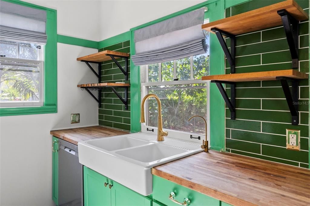 En Venta: $549,000 (2 camas, 1 baños, 858 Pies cuadrados)