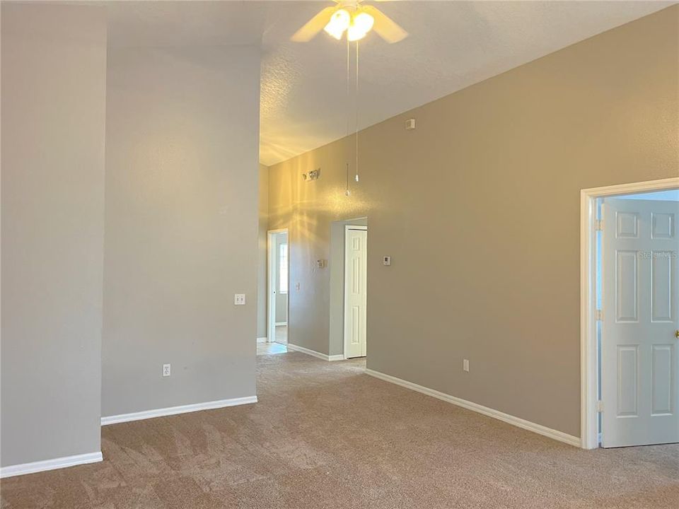 For Rent: $2,349 (4 beds, 2 baths, 1414 Square Feet)