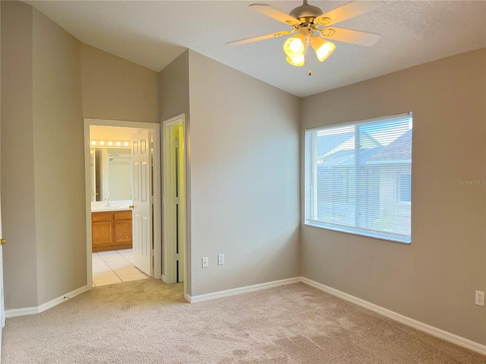 For Rent: $2,349 (4 beds, 2 baths, 1414 Square Feet)