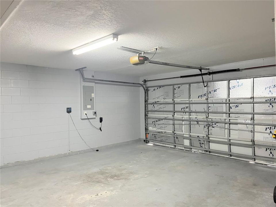 For Rent: $2,349 (4 beds, 2 baths, 1414 Square Feet)