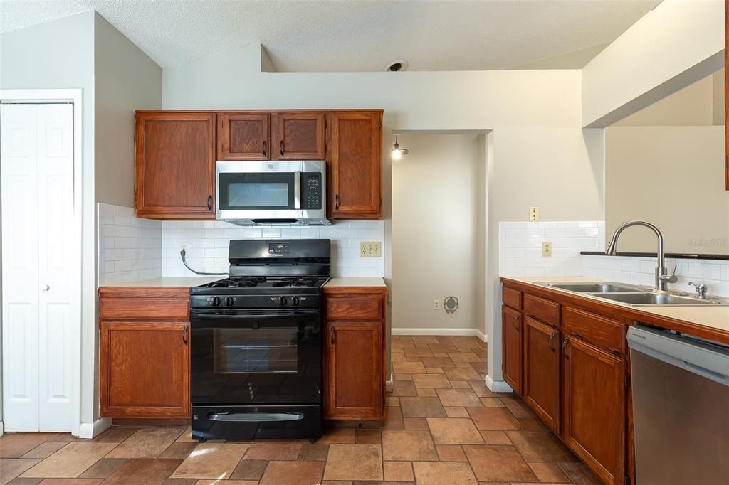 En Venta: $220,900 (2 camas, 2 baños, 1111 Pies cuadrados)