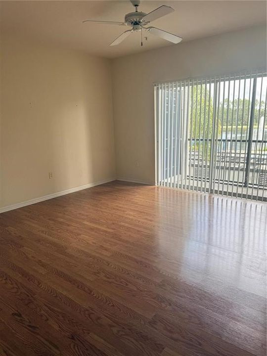 For Rent: $1,375 (1 beds, 1 baths, 715 Square Feet)