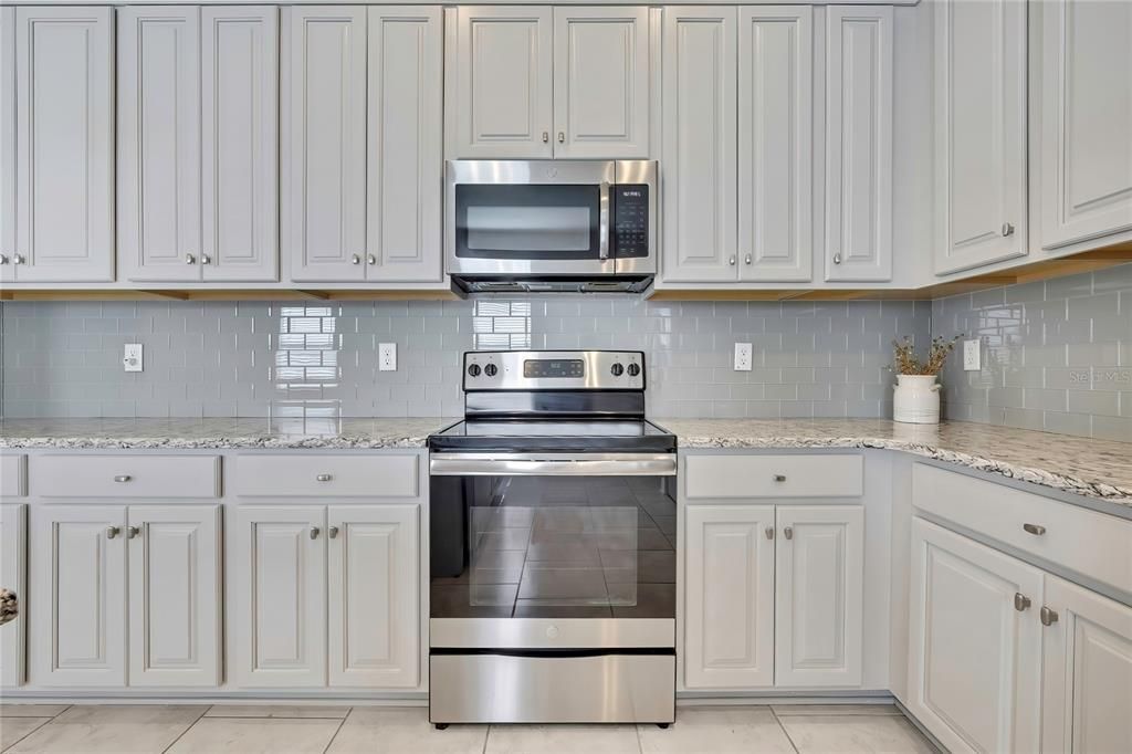 For Sale: $510,000 (3 beds, 2 baths, 2096 Square Feet)
