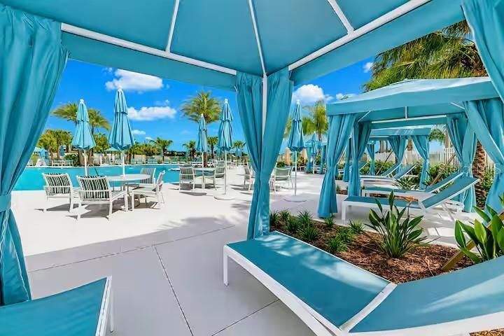 For Sale: $749,000 (7 beds, 6 baths, 4093 Square Feet)