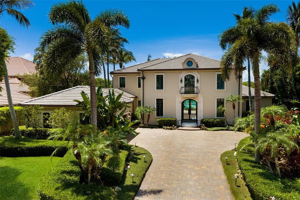 For Sale: $6,995,000 (4 beds, 4 baths, 4921 Square Feet)
