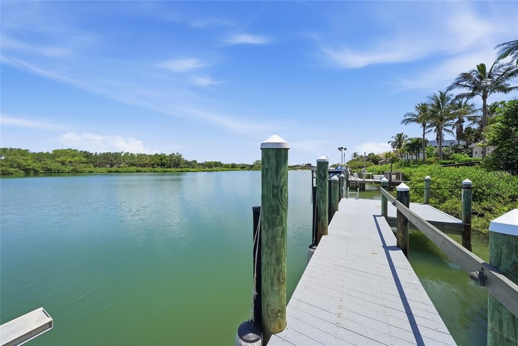 For Sale: $6,995,000 (4 beds, 4 baths, 4921 Square Feet)