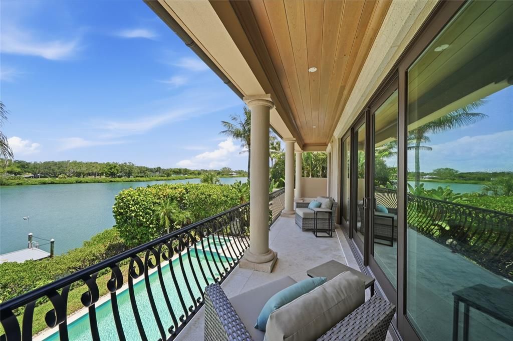 For Sale: $6,995,000 (4 beds, 4 baths, 4921 Square Feet)