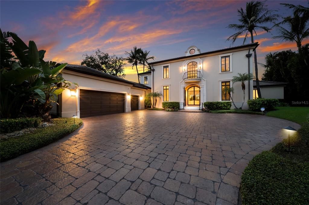 For Sale: $6,995,000 (4 beds, 4 baths, 4921 Square Feet)