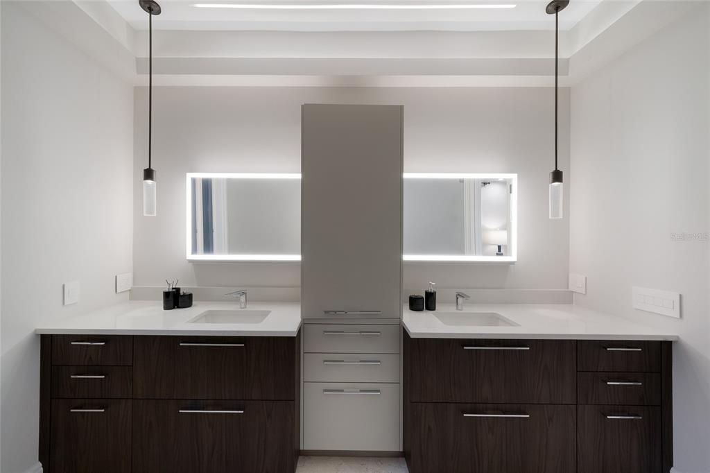 For Sale: $6,995,000 (4 beds, 4 baths, 4921 Square Feet)
