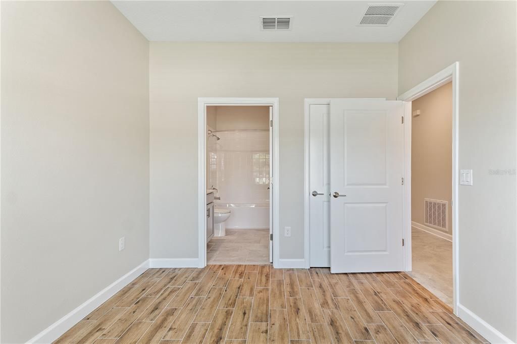 For Sale: $249,000 (2 beds, 2 baths, 1394 Square Feet)