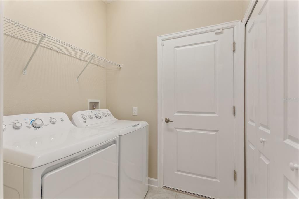 For Sale: $249,000 (2 beds, 2 baths, 1394 Square Feet)