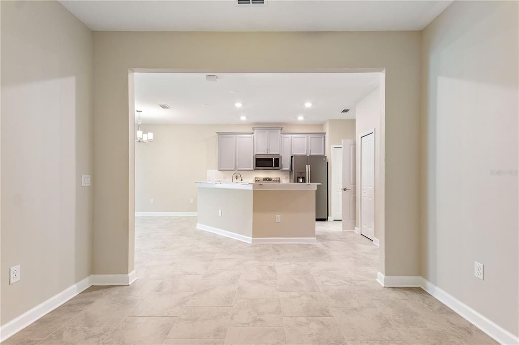 For Sale: $249,000 (2 beds, 2 baths, 1394 Square Feet)