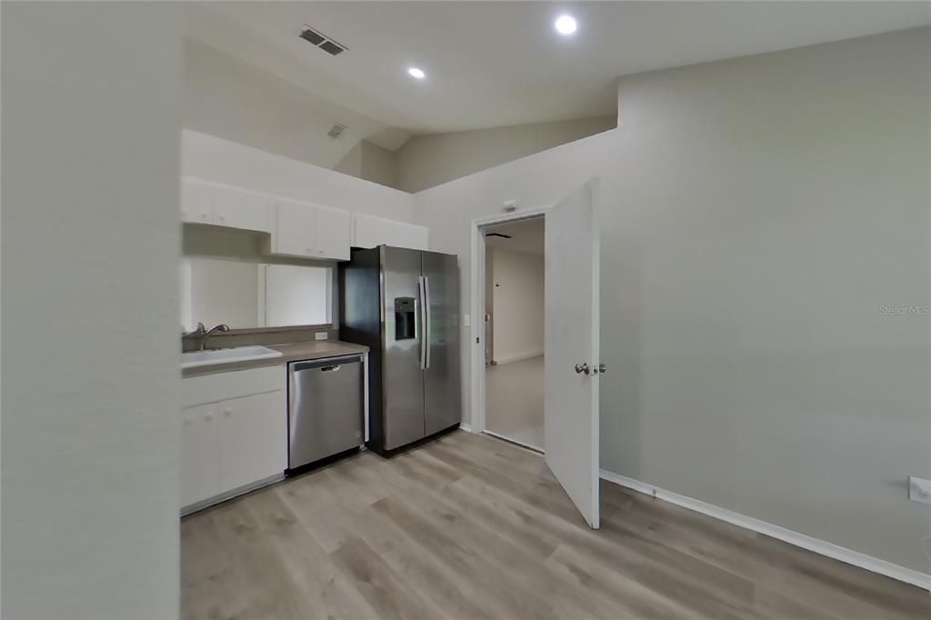 For Rent: $1,819 (3 beds, 2 baths, 1244 Square Feet)